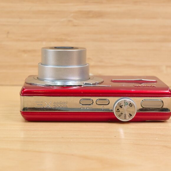 Kodak Easyshare M863 8.2 MP Digital Camera, with 3xOptical Zoom (Red) - Picture 4 of 8